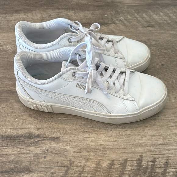 Puma Shoes - Puma soft foam white lace up sneakers size 7.5